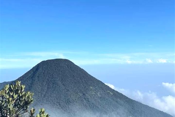 Aria, 37 — Escort in Gunung, Indonesia