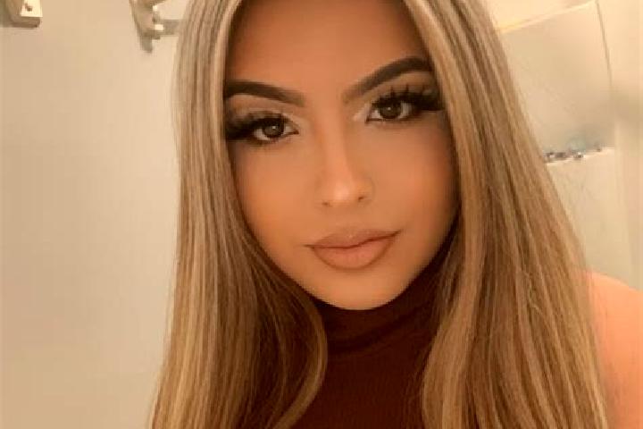 Aria, 38, a blonde dark-eyed latina companion based in Valdevimbre. Offering CIM, 69, A-Level. Available for incall and outcall, day and evening dates.