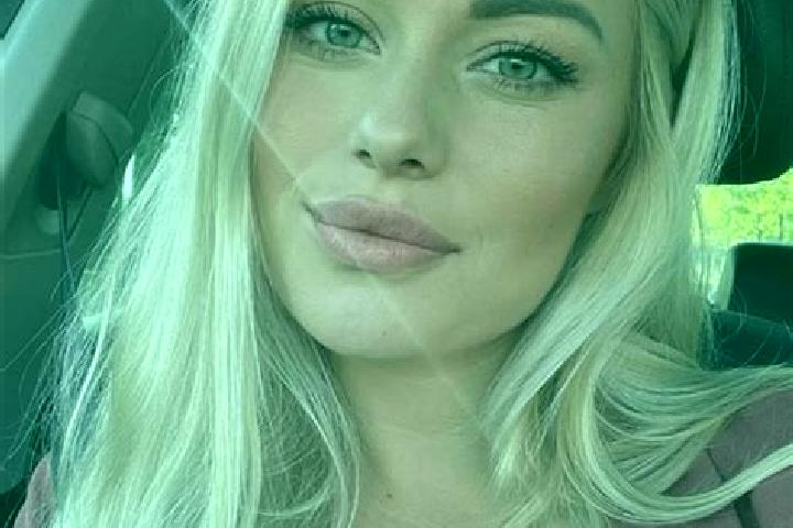Aria, 38, a blonde hazel-eyed middle eastern companion based in Ciocanari. Offering Striptease, Prostate Massage, 69, Massage. Available for incall and outca...
