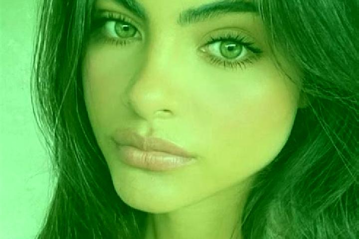 Aria, 39, a brunette dark-eyed indian companion based in Valeggio. Offering Dinner Date, Fetish, Roleplay. Available for incall and outcall, overnight bookin...