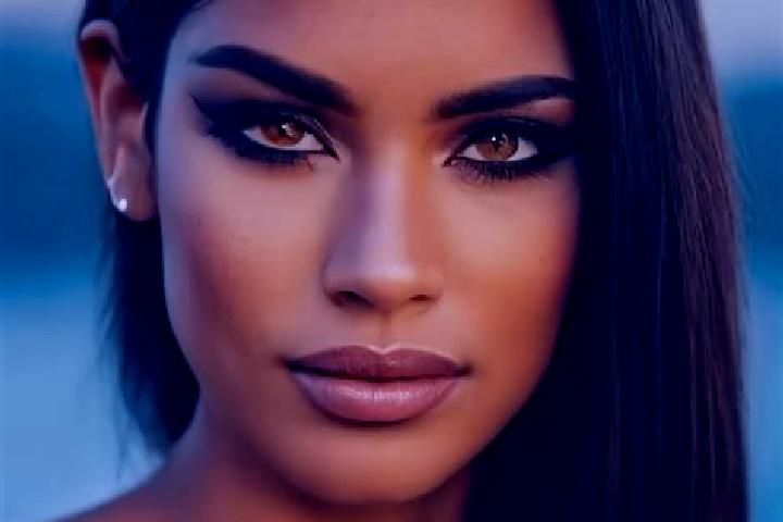 Aria, 39, a dark blonde brown-eyed latina companion based in Brennero. Offering Dinner Date, Couples, Duos. Available for incall and outcall, day and evening...