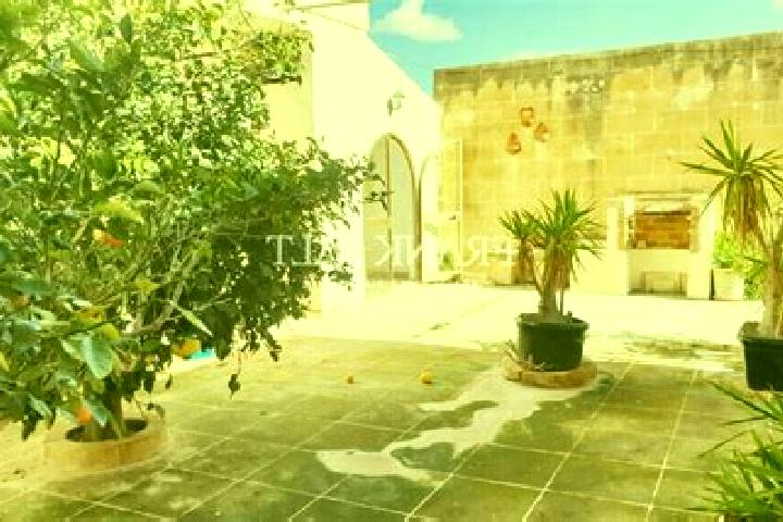 Aria, 39 — Escort in Lija, Malta