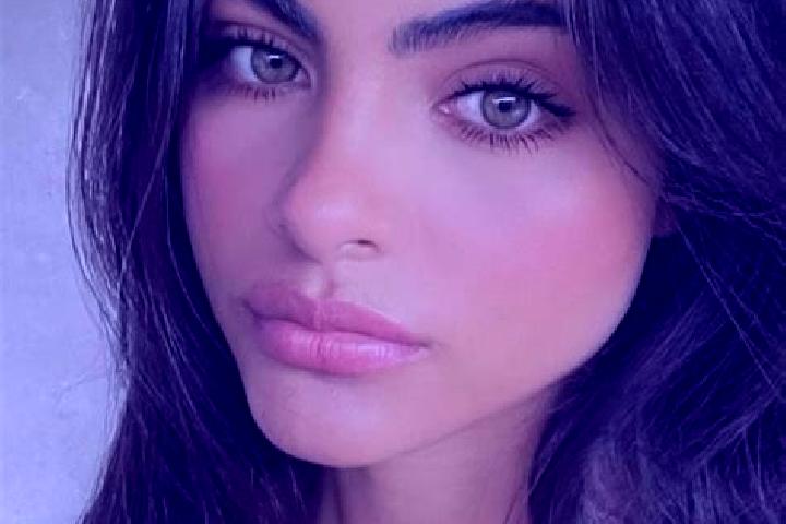 Ariana, 20, a auburn hazel-eyed latina companion based in Campinas. Offering Couples, Girlfriend Experience, Domination, 69. Available for incall and outcall...