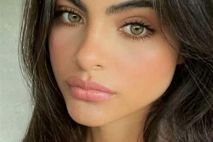 Ariana, 20, a black hazel-eyed latina companion based in Nuevo Pescadito de Malzaga (La Brena). Offering Tantra, Couples, GFE, Girlfriend Experience, Duos. A...