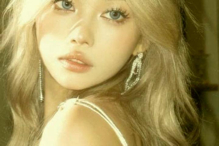 Ariana, 20, a blonde grey-eyed asian companion based in Yeola. Offering Fetish, Domination, BDSM, A-Level, Roleplay. Available for incall and outcall, overni...