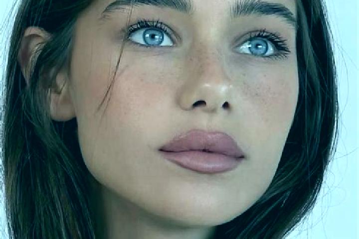 Ariana, 20, a brunette grey-eyed middle eastern companion based in Andale. Offering Duos, BDSM. Available for incall and outcall, overnight bookings available.