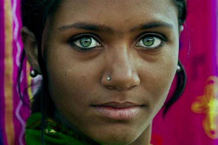 Ariana, 20, a chestnut green-eyed indian companion based in Iscar. Offering Dinner Date, Couples, OWO, BDSM. Available for incall and outcall, overnight book...