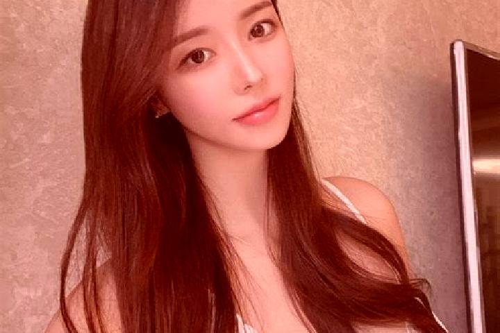 Ariana, 20 — Escort in Brnicko, Czech Republic