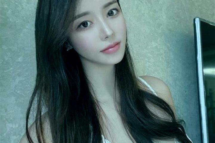 Ariana, 20 — Escort in Cuihuangkou, China
