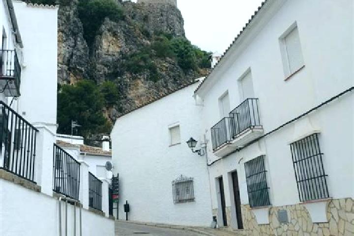 Ariana, 20 — Escort in La Roca de la Sierra, Spain