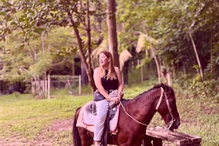 Ariana, 20 — Escort in Pulangbato, Philippines