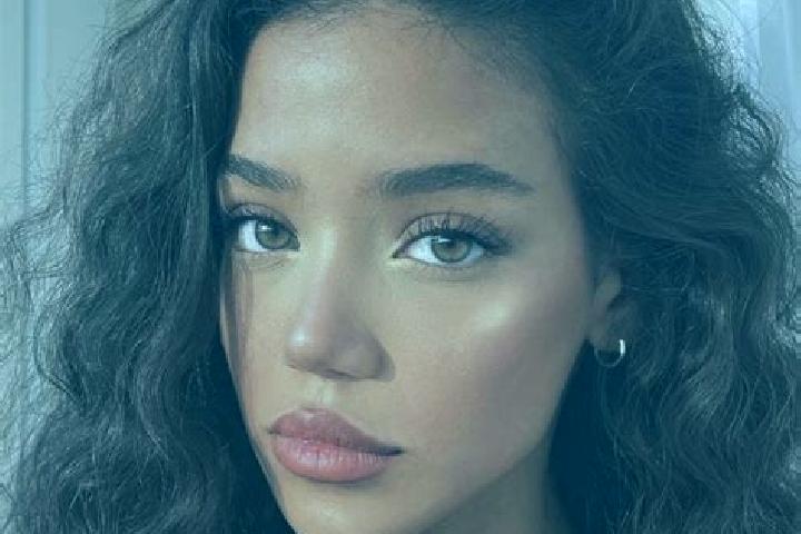 Ariana, 21, a black brown-eyed slavic companion based in Varvor. Offering Couples, GFE, Party Girl, Girlfriend Experience. Available for incall and outcall, ...