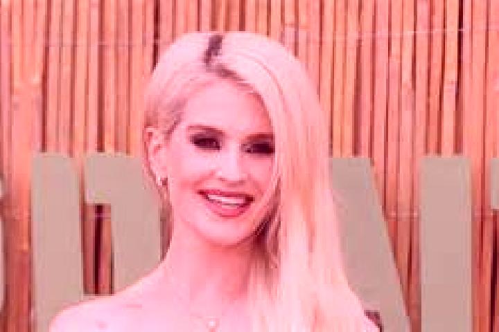 Ariana, 21, a black green-eyed mediterranean companion based in Osburn. Offering Prostate Massage, Roleplay, OWO. Available for incall and outcall, overnight...