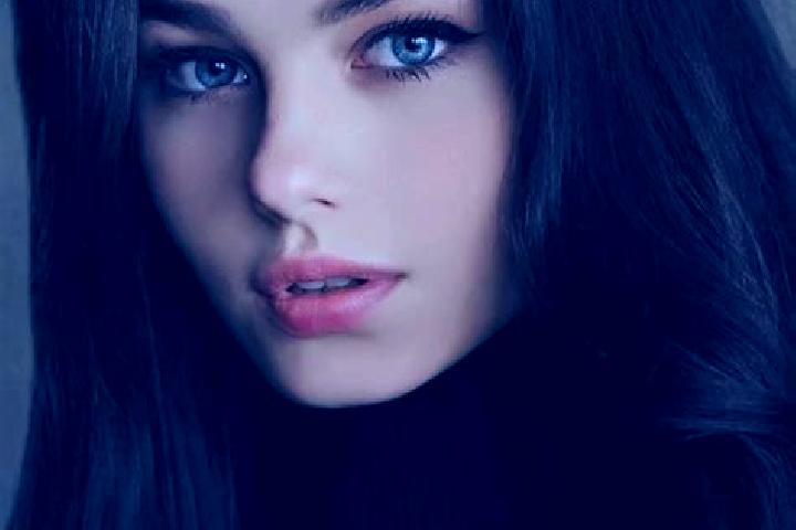 Ariana, 21, a brunette dark-eyed caucasian companion based in Gunong. Offering CIM, 69, BDSM. Available for incall and outcall, day and evening dates.