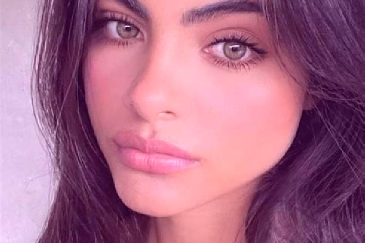 Ariana, 21, a brunette hazel-eyed latina companion based in Oliveto Citra. Offering Erotic Massage, 69, A-Level, Tantra. Available for incall and outcall, da...
