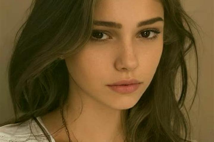 Ariana, 21, a chestnut grey-eyed slavic companion based in Toporu. Offering Tantra, OWO, Couples, 69, Overnight. Available for incall and outcall, day and ev...