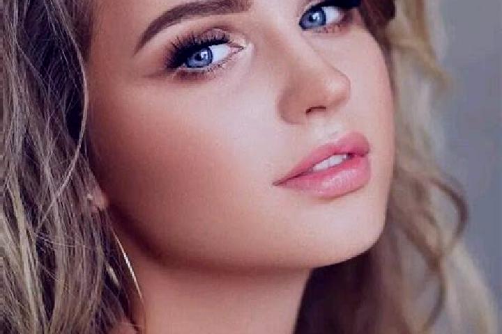 Ariana, 21, a dark blonde blue-eyed slavic companion based in Chouppes. Offering Striptease, GFE, BDSM, Dinner Date, Deep French Kissing. Available for incal...