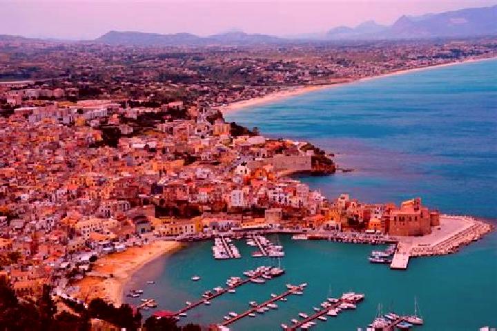 Ariana, 21 — Escort in Castellammare del Golfo, Italy