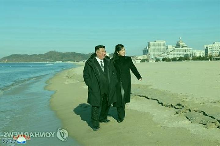 Ariana, 21 — Escort in Chasong, North Korea
