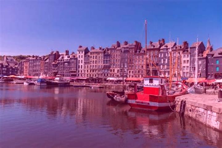 Ariana, 21 — Escort in Etretat, France