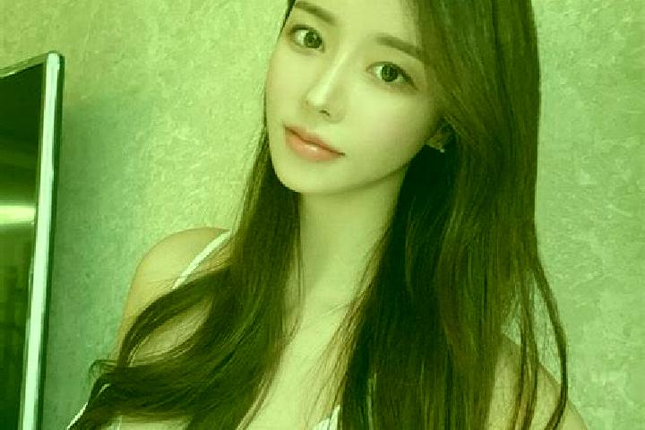 Ariana, 21 — Escort in Maintang, China