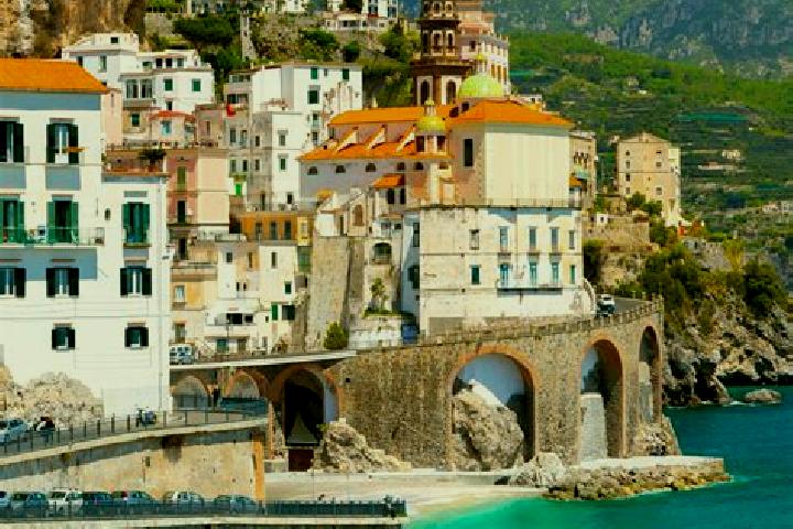 Ariana, 21 — Escort in Miranda, Italy