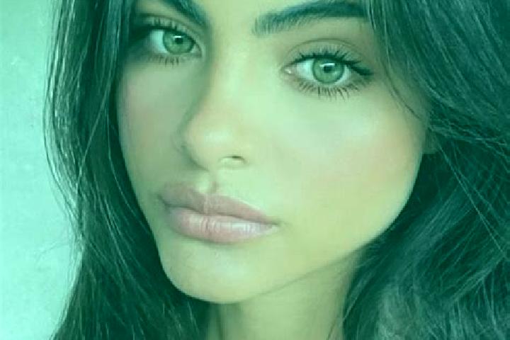 Ariana, 22, a blonde dark-eyed indian companion based in Belcarra. Offering Erotic Massage, 69, Party Girl. Available for incall and outcall, day and evening...