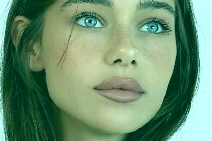 Ariana, 22, a brunette amber-eyed middle eastern companion based in Hieflau. Offering Travel Companion, Girlfriend Experience, GFE, BDSM. Available for incal...