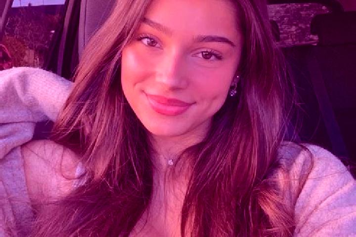 Ariana, 22, a brunette hazel-eyed indian companion based in Fjaellbacka. Offering Couples, Party Girl, OWO, Massage. Available for incall and outcall, day an...