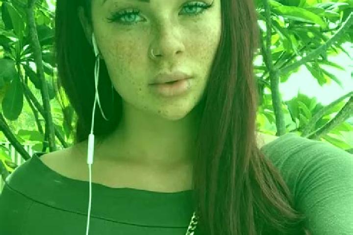 Ariana, 22, a red green-eyed indian companion based in Vila Nova de Ceira. Offering Overnight, Fetish. Available for incall and outcall, overnight bookings a...