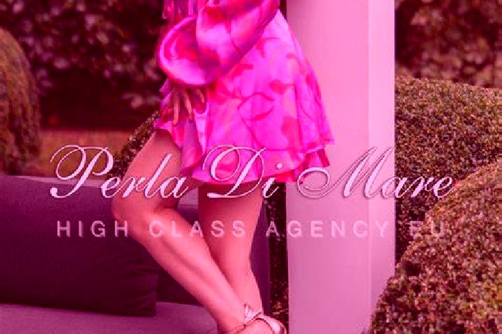 Ariana, 22 — Escort in Miresu Mare, Romania