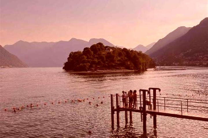 Ariana, 22 — Escort in Ossuccio, Italy