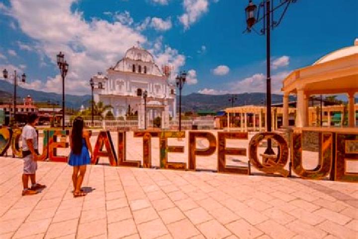 Ariana, 22 — Escort in Quezaltepeque, Guatemala