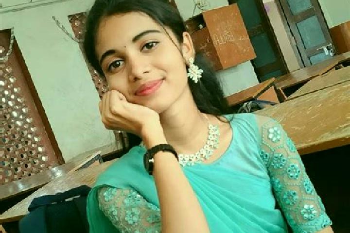 Ariana, 22 — Escort in Sandur, India