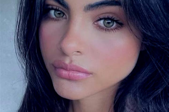 Ariana, 23, a black hazel-eyed mixed companion based in St. George s. Offering OWO, Dinner Date, Deep French Kissing, Couples. Available for incall and outca...