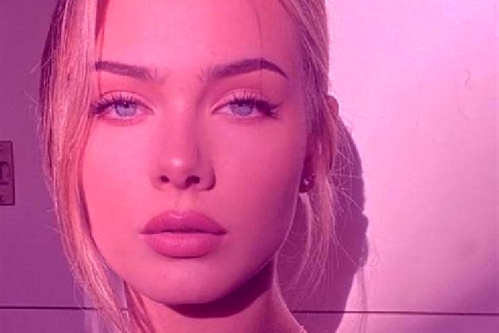 Ariana, 23, a blonde brown-eyed european companion based in Thang. Offering 69, Deep French Kissing, Massage, Dinner Date. Available for incall and outcall, ...