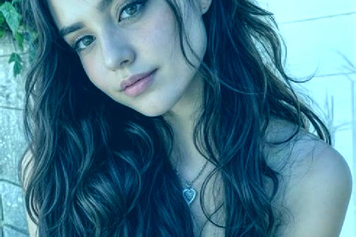 Ariana, 23, a brunette hazel-eyed caribbean companion based in Douglas. Offering Striptease, OWO, Massage. Available for incall and outcall, day and evening ...
