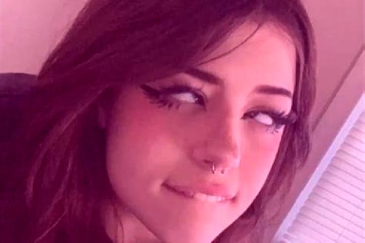 Ariana, 23, a dark blonde dark-eyed mixed companion based in Orosi. Offering Overnight, Travel Companion, Party Girl, BDSM, OWO. Available for incall and out...
