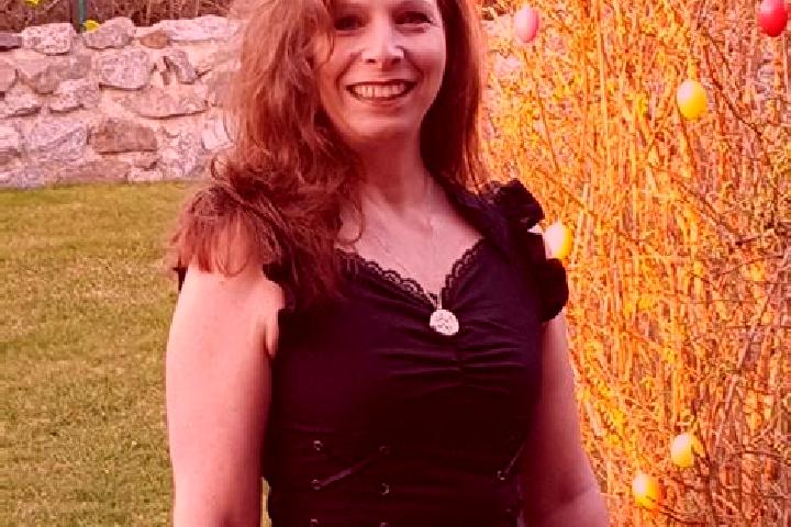 Ariana, 23 — Escort in Bernhardswald, Germany
