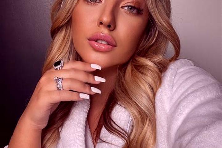 Ariana, 23 — Escort in Borivtsi, Ukraine