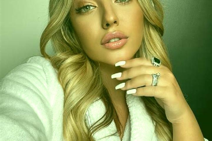 Ariana, 23 — Escort in Dostat, Romania