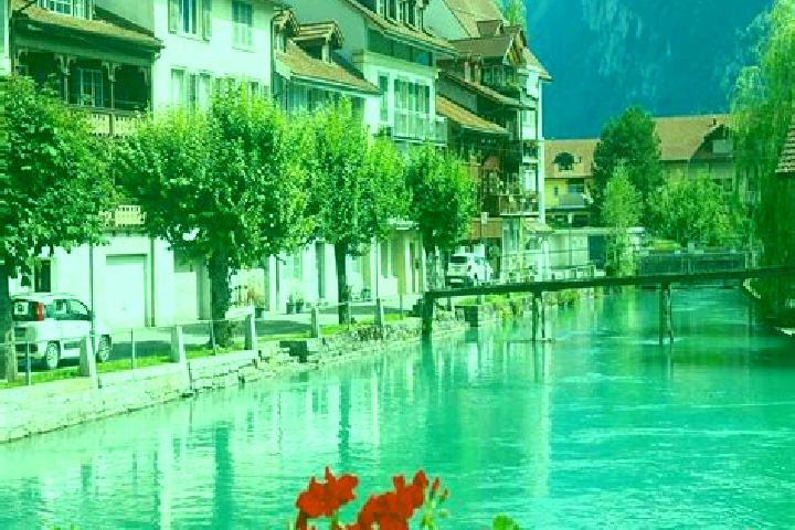 Ariana, 23 — Escort in Ebmatingen, Switzerland
