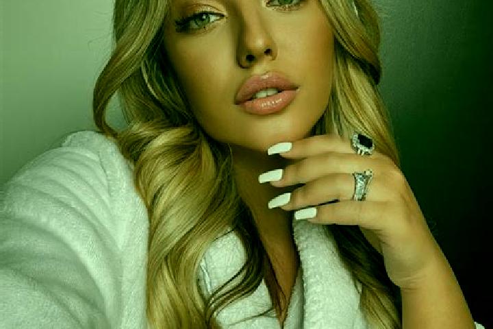Ariana, 23 — Escort in Fersin, Turkey