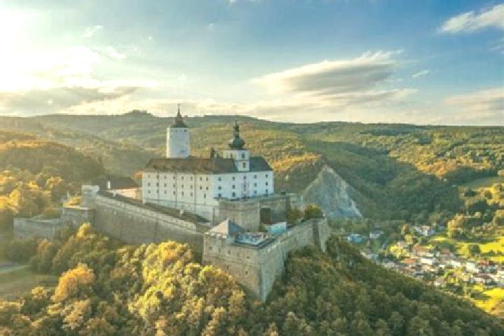 Ariana, 23 — Escort in Forchtenstein, Austria