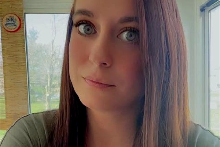 Ariana, 23 — Escort in Fortville, United States
