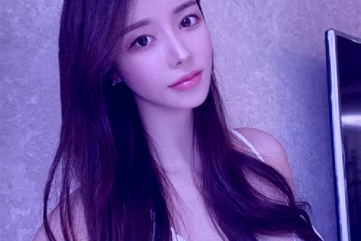 Ariana, 23 — Escort in Fu ao, China