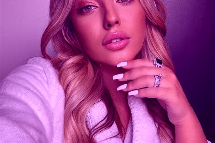 Ariana, 23 — Escort in Fulham, Australia