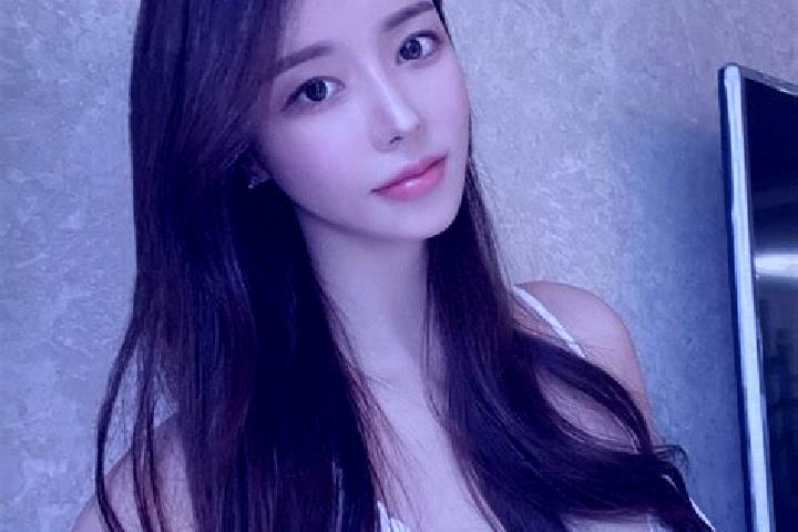 Ariana, 23 — Escort in Muntanyola, Spain