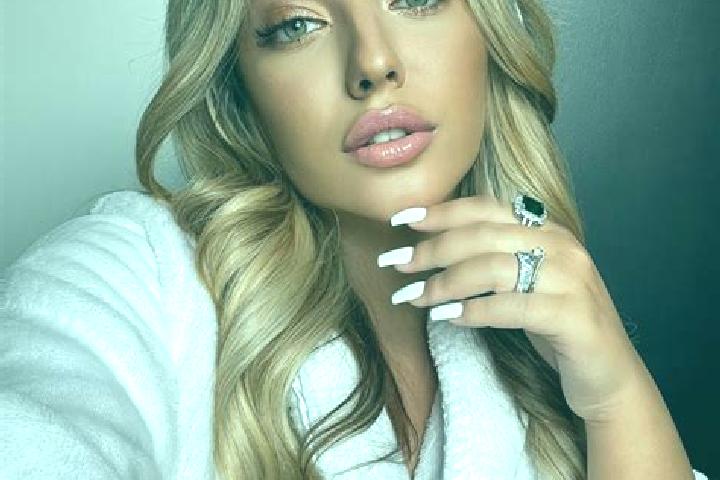 Ariana, 23 — Escort in Oleksandrivsk, Ukraine