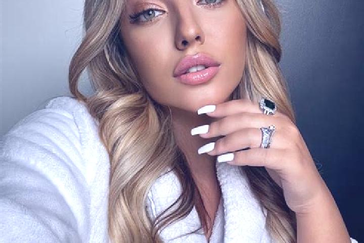 Ariana, 23 — Escort in Pfedelbach, Germany
